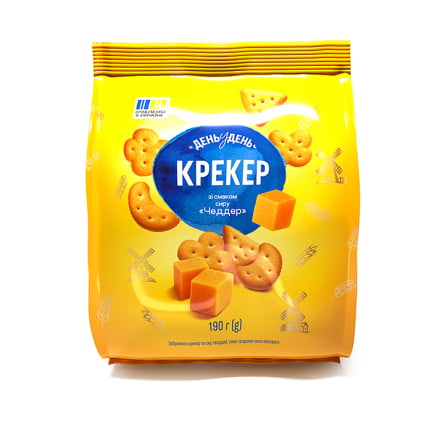 Крекер 190 г День у день зі смаком сиру Чеддер м/уп