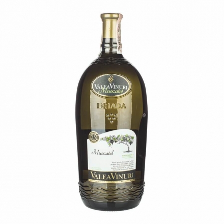 Вино 1,5 л Valea Vinuri Мускатель столовое белое полусладкое 11-13% об Молдавия