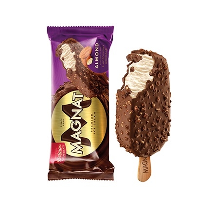 Морозиво 75 г вершкове 8% Magnat Almond в молочному шоколаді з мигдалем п/ет